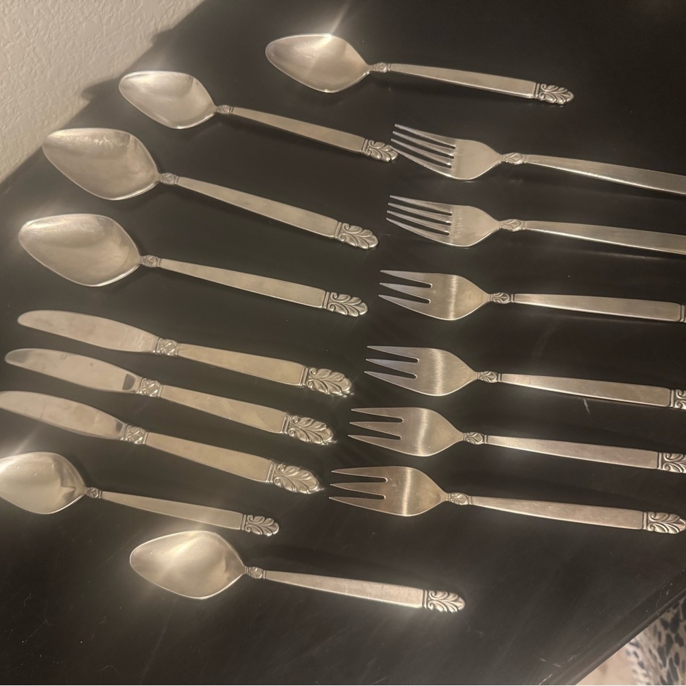 International Deluxe Norse Set - Picture 1 of 4